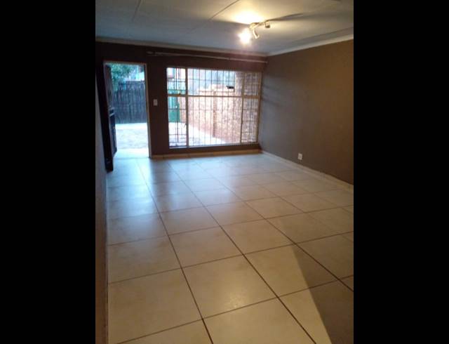 2 BEDROOM TOWNHOUSE FOR SALE IN WITFIELD